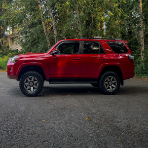 Toyota 4 Runner automatique d'occasion fraîche et propre assez utilisée sans accident Prix bon marché - Product Image 4