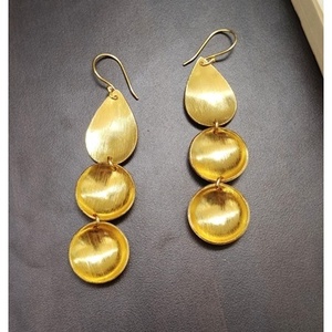 Boucles d'oreilles pendantes en laiton plaqué or faites à la main, style bohème, motif goutte d'eau, pour fêtes, mariages et cadeaux - Product Image 2