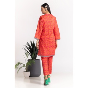 Conjunto Casual de Dos Piezas para Mujer, Estampado Dobby Naranja, Talla XXS, Top de Manga Tres Cuartos, Diseño de Dos Piezas para Primavera/Verano, Crepé - Product Image 3