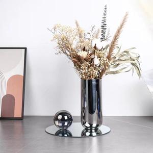 Vase à fleurs en métal, décoration de table moderne avec base polie pour la maison, l'hôtel, le bureau, les événements de mariage, l'affichage d'intérieur, AccentArt - Product Image 1