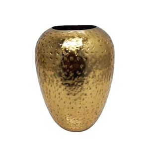 Vase à fleurs martelé en laiton couleur or Pot de fleur de Style américain pour salon et dessus de Table pièce maîtresse à la main 2023 - Product Image 1