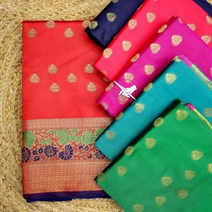 Sari de Fiesta de Diseño Indio-Pakistaní, Sari de Seda Suave Kanchipuram con Blusa, Estilo del Sur de la India - Product Image 1