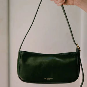 Sac à bandoulière en cuir artisanal cousu à la main détails uniques ton terreux cuir souple appel intemporel conceptions patrimoniales 2025 - Product Image 1