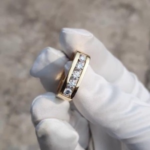 Lujo 10K Oro Plata Laboratorio Crecido Diamante Anillo de compromiso Corte redondo VVS2 E Color IGI Certificado Ético Proveedor sostenible - Product Image 5