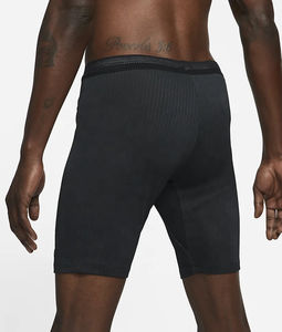 Shorts de sport pour hommes personnalisés de qualité supérieure, écologiques, à taille élastique avant, compressifs, séchage rapide, respirants - Product Image 4