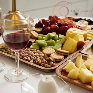 Plateau de service en bois avec bords lisses et finition soignée, idéal pour la cuisine et la restauration - Product Image 5