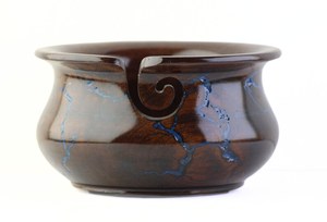 Cuenco de Madera para Hilos con Figura de Resina de Lichtenberg, 7x4 Pulgadas de Diámetro, Regalo Personalizado para Tejedores - Product Image 2