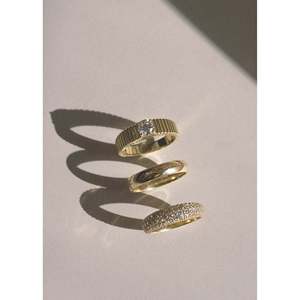 Bague Confort en Or Massif 14 carats avec Gravure de 1,5 mm, Motif Manuscrit Héritage, pour Usage Quotidien Unisexe - Product Image 5