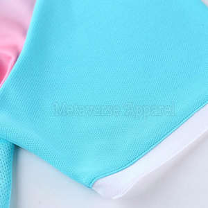 Vêtements de football élégants et durables pour hommes et garçons avec nom et logo pour les équipes - Product Image 4