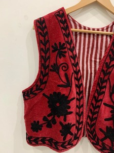 เสื้อกั๊กกำมะหยี่สีแดงสุดชิคเสื้อโค้ทเอวสั้นแนววินเทจแบบครอปสวมใส่สบาย - Product Image 2