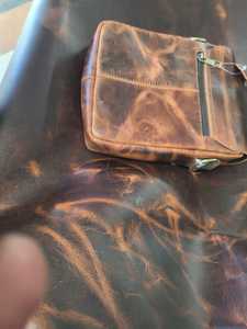 กระเป๋าหนังสไตล์วินเทจทำจากหนังแท้แบบพรีเมี่ยมสำหรับใส่รองเท้าหนังที่มีพื้นผิวที่หลากหลาย - Product Image 4