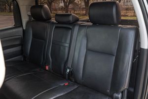 Venta Rápida Toyota Tundra Platinum Crew-Max 4x4 2012 con Transmisión Automática - Product Image 3