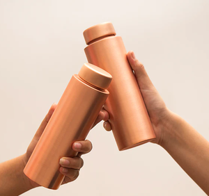 Bouteille d'eau en cuivre pur faite à la main avec surface de marteau pour l'eau bouillante - Product Image 5