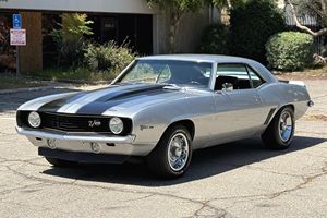 Chevrolet Camaro Z/28 Coupé de 1969, Usado en Buen Estado, con Motor V8 de 6.2 Litros de Camaro 2010, Transmisión Manual de 6 Velocidades, Varias Modificaciones - Product Image 1