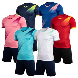 Uniforme de football avec logo personnalisé de haute qualité Nouveau style Maillot d'entraînement de football top Chemises Meilleurs vêtements de sport pour les joueurs - Product Image 5