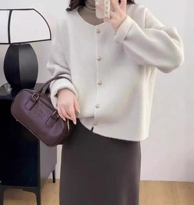 Suéter versátil de algodón 100% de un solo pecho para mujer, botón bordado, tejido holgado para invierno, ropa informal, frente sólido - Product Image 3