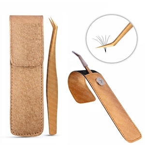 En utilisant des pinces à cils faites à la main, l'emballage réduit l'usure des pointes de pinces délicates pendant le voyage ou le stockage - Product Image 6