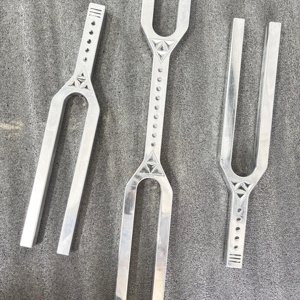 Diapason géant avec clé DnA (256 Hz et 487 Hz) pour la guérison et la méditation avec marteau, livraison gratuite - Product Image 1