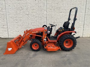 Tracteur à pied Kubota M4073 4WD pour la ferme et l'agriculture Mini tracteur à roues 4WD avec nouveau moteur et état du moteur utilisé/neuf, - Product Image 3