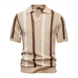 Polo de performance à col montant et fermeture éclair, au design élégant et moderne, fabriqué au Pakistan - Product Image 1