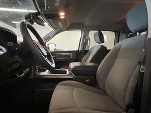 Camioneta RAMM 1500 Classic SLT 2023 USADA EN EXCELENTES CONDICIONES, COLOR ROJO FLAME CON ACABADO TRANSPARENTE - Product Image 4