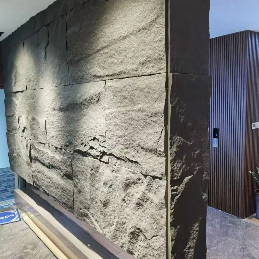 Panneaux muraux en fausse pierre de polyuréthane, légers et bon marché, panneau mural imperméable en pierre de roche 3d pour les murs