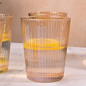 Juego de Seis Piezas de Jarra de Vidrio Retro Gris y Dorado con Asa, Diseño Minimalista para Jugo y Té - Product Image 2