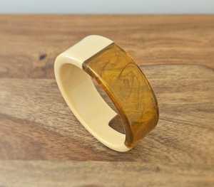 Brazaletes de resina facetados personalizados modernos etéreos de MS Handicraft - Product Image 5