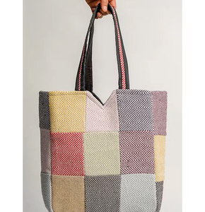 Sac fourre-tout en coton fait à la main pour femmes modernes avec deux sangles fermeture ouverte doublure en toile pour cosmétiques cadeaux bas prix nouvelle collection - Product Image 5