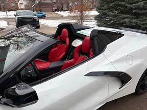 Corvette Stingray Convertible 2LT 2020, 1 Dueño, ~19,200 Millas, Motor V8 de 6.2 Litros, Equipamiento de Alta Gama, Interior Rojo - Product Image 3