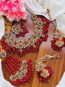 Ensemble de collier de mariée classique orné de motifs sud-asiatiques, en acier inoxydable plaqué argent, motifs complexes, accents rouges, look royal - Product Image 3