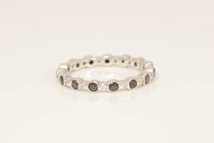 Sólido 925 plata esterlina alternando ónix negro y laboratorio creado diamante eternidad banda anillo recuerdo leche materna hallazgos de joyería - Product Image 4