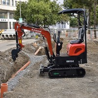Mini-excavatrice compacte sur chenilles pour usage domestique en Europe, moteur Euro 5, 970 kg, bras oscillant, accès étroit, rétractable