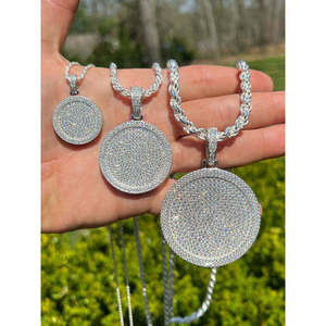 Colgante Redondo de Plata 925 con Moissanita, Micro Pavé, Estilo Medallón de Rapero, 3 Tamaños Disponibles - 1.25-2.75 - Product Image 6