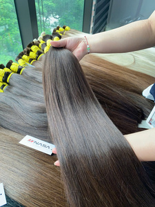 Extensiones de Cabello Natural de Lujo, Calidad 100% Virgen Vietnamita con Brillo Natural y Patrón de Rizado Ondulado, Cutícula Alineada, Color Claro - Product Image 4