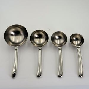 Juego de 4 Tazas Medidoras de Acero Inoxidable con Mango Largo, Utensilios de Cocina para Tostar Café, Juego de Tazas y Cucharas Medidoras con Pulido Espejo - Product Image 1