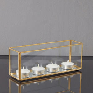 Porte-bougie et lanternes en verre encadrées de métal doré, design rectangulaire fait à la main pour la décoration de la maison et des mariages - Product Image 1