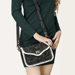 Bolso cruzado de nueva llegada con diseño de cabestrillo occidental mecanizado a mano Cierre de cremallera Stock listo para niñas - Product Image 3