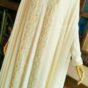 Abayas en rayonne élégantes et modestes pour femmes brodées à la main - Product Image 1