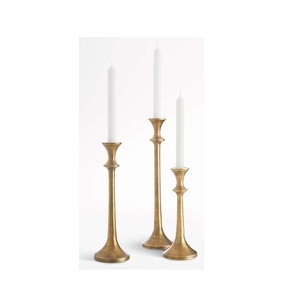 Bougeoir artisanal en métal design pour les événements de mariage et la décoration intérieure - Product Image 1