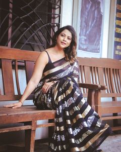 Designer indien de Bollywood dernière tenue de fête exclusive de couleur noire Saree nuptiale superbe look à la mode exclusif Georgette Saree - Product Image 1