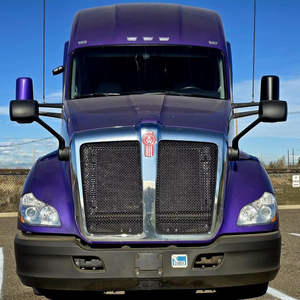 VENTE FLASH - SOLDE EXCEPTIONNEL - Camion semi-remorque T680 2022 avec cabine couchette - Toit surélevé de 76 pouces - 455 CV - Boîte automatique 12 vitesses - Expédition mondiale - Product Image 1