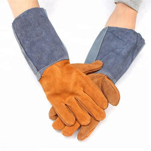 Logo personnalisé Gants de sécurité en cuir de vache refendu de 14 pouces Gants de sécurité résistants à la chaleur, antistatiques, respirants et sans silicone - Product Image 2