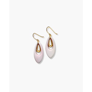 Elegantes Pendientes Colgantes de Concha Rosa Chapados en Oro - Product Image 2