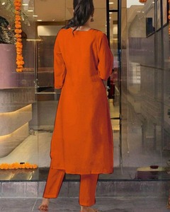 ชุดคุर्ตาผ้าฝ้ายแห้งเร็วสำหรับผู้หญิง คอลเลคชั่นขายส่งจำนวนมากจาก NEETA CREATION สไตล์โมเดิร์น ใส่ได้ทุกฤดู ลวดลายแบบดั้งเดิมที่ประณีต - Product Image 4