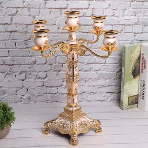 Sculpture de paon en laiton détaillée pour une lueur chaleureuse et traditionnelle. Disponible aux prix de gros. - Product Image 2