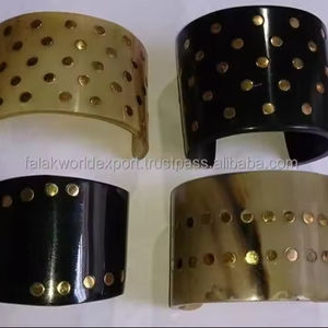 Poignets en corne faits à la main d'Afrique Bracelets en corne de buffle naturelle Bracelets en corne polie large pour femmes Bijoux Boho par FWE - Product Image 4