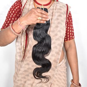 Extensions de cheveux humains noirs naturels de qualité supérieure, luxueuses et élégantes, à prix abordable, disponibles à la vente. - Product Image 1