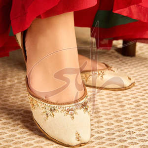 Nouvelles Khussas pour femmes, style tendance, antidérapantes, en cuir véritable de haute qualité, design élégant, taille et couleur personnalisables, légères - Product Image 2