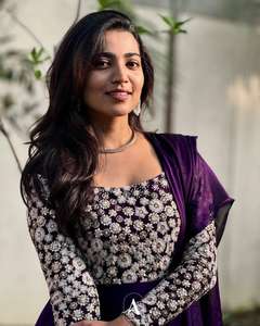 Présentation d'un nouveau concepteur de mariage et de fête Rangoli soie fantaisie fil et séquence broderie travail Anarkali avec Dupatta - Product Image 2